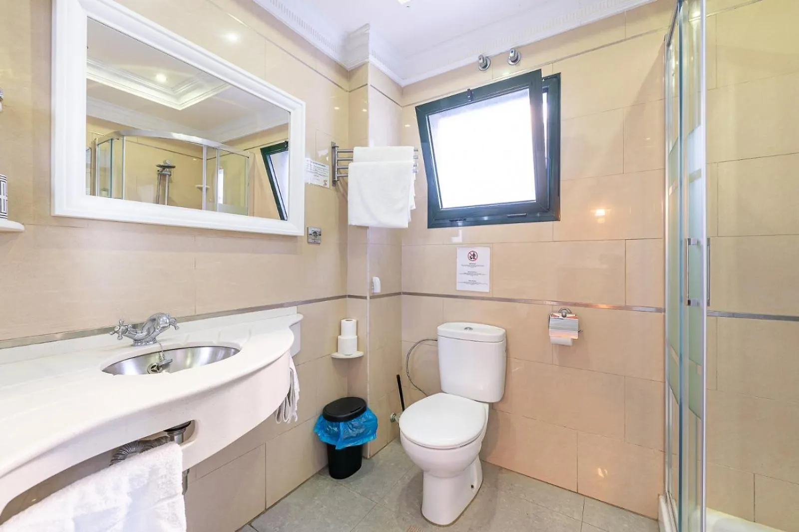 Hof Van Holland Carihuela Torremolinos Apartment