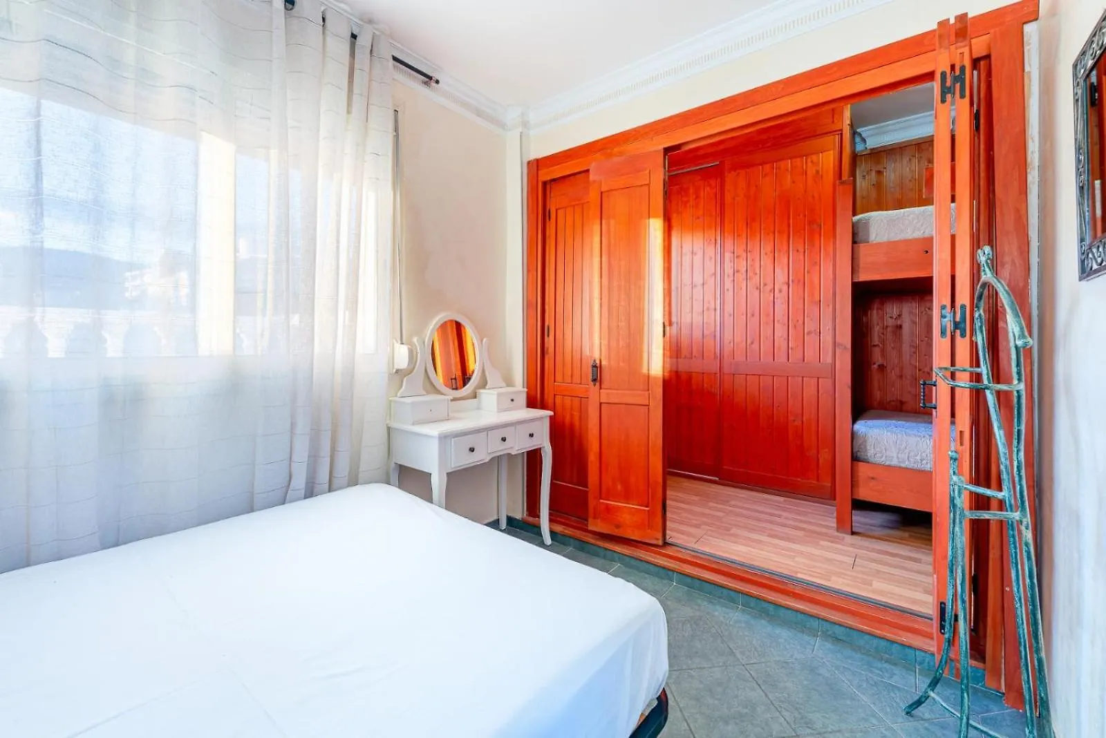 Hof Van Holland Carihuela Torremolinos Apartment