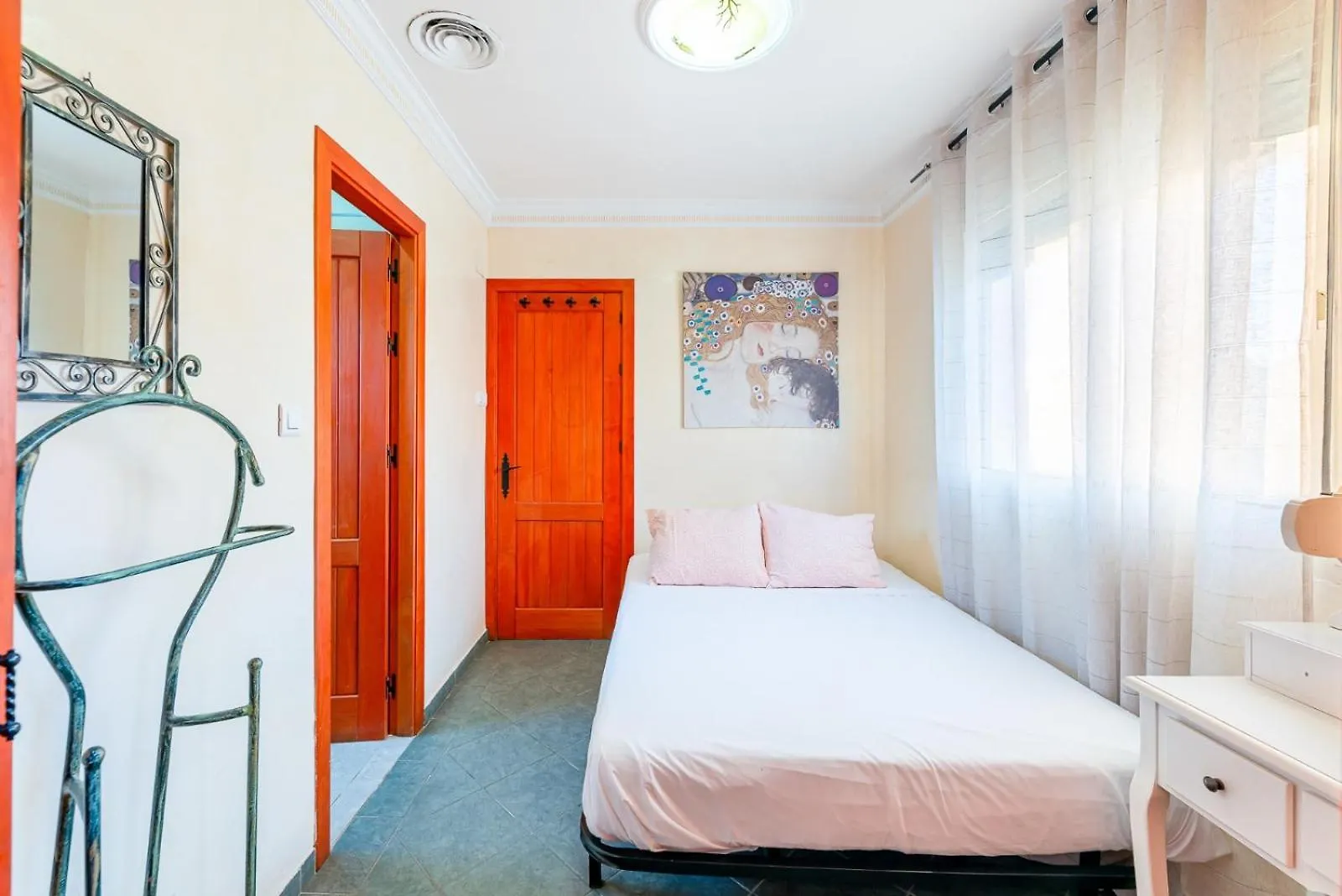 Apartment Hof Van Holland Carihuela Torremolinos